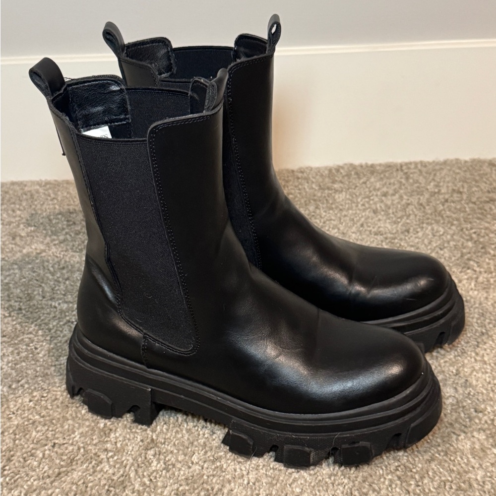 Dream Pairs Black Chunky Lug Sole Boot 7.5